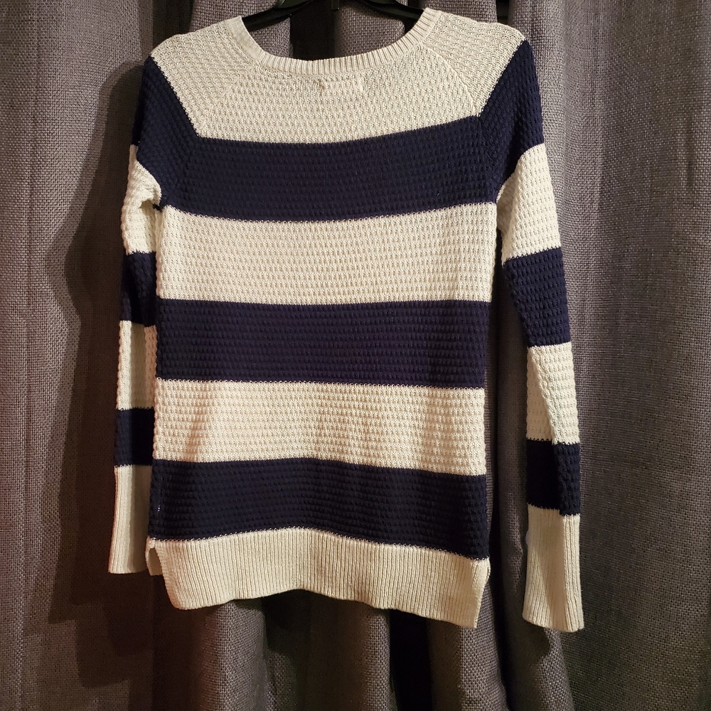 Womens Large Sweater - Picture 2 of 4